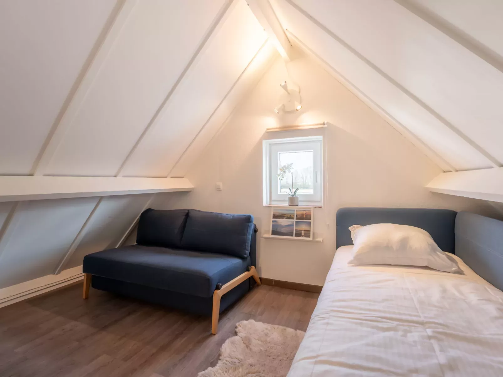 Beluga with parking and shared pool-Binnen