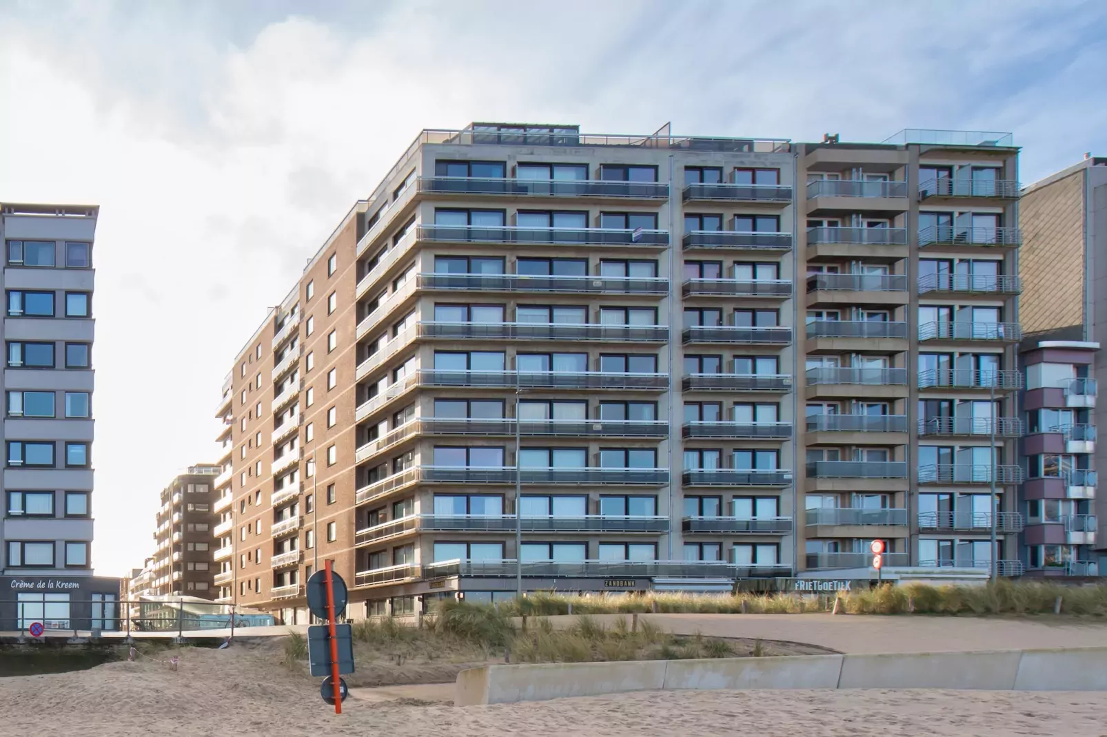 ZANDBK1 0501/ 5B-Buitenkant zomer