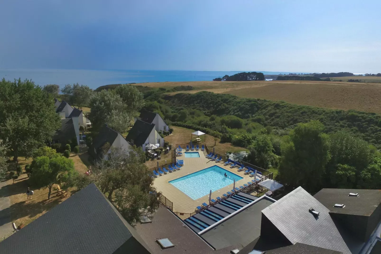 Belle-Île-en-Mer/Gîte 4 Pièces 8 Personnes 1 bébé 2 salles d'eau-Buitenkant zomer