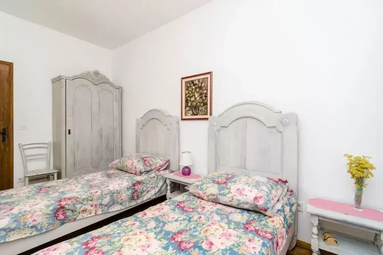 Holiday Home Field of Olives - Two Bedroom Holiday Home with Terrace-Slaapkamer