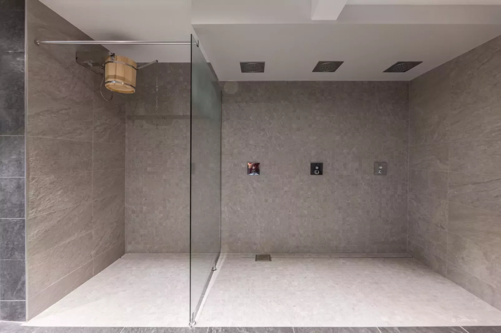 Le Cristal Lodge-RD2S-Badkamer