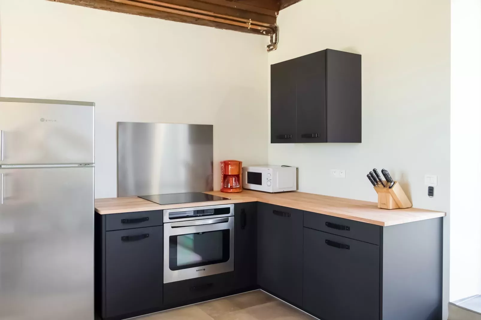 Maison de charme avec piscine à Coubejours-Keuken