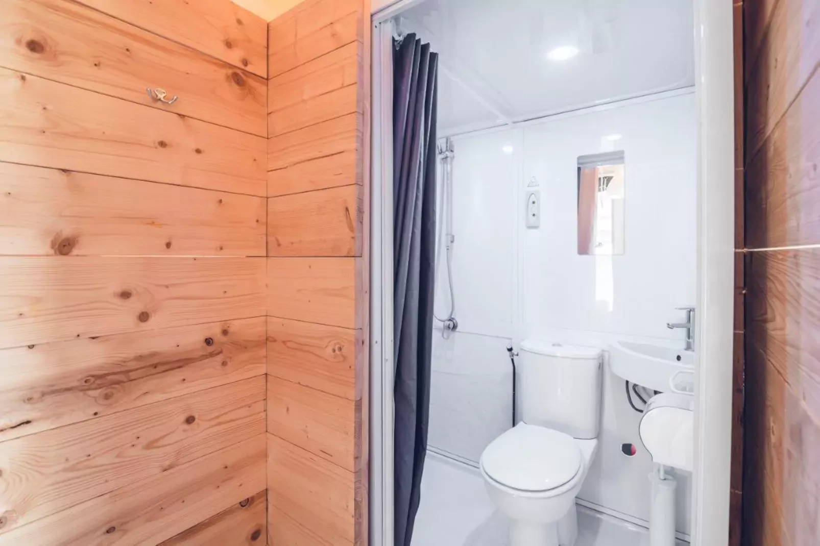 Tent Villa | 2 - 6 people-Badkamer