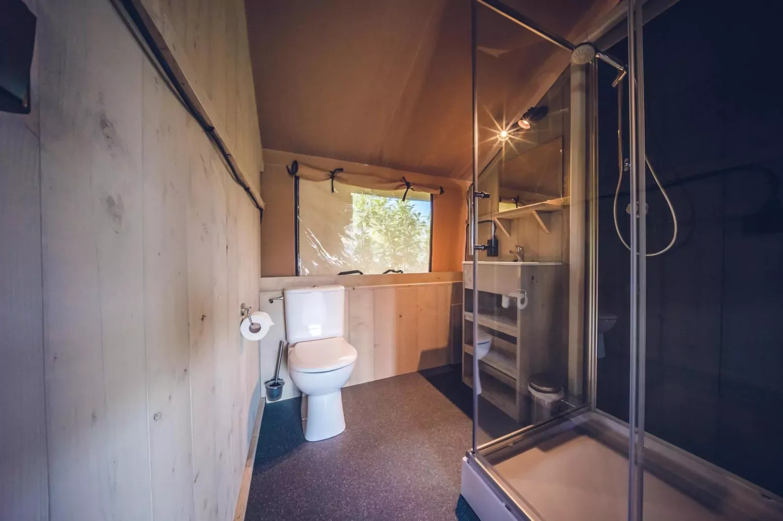 Safari tent 'Edelhert' | 2 - 8 pers-Badkamer