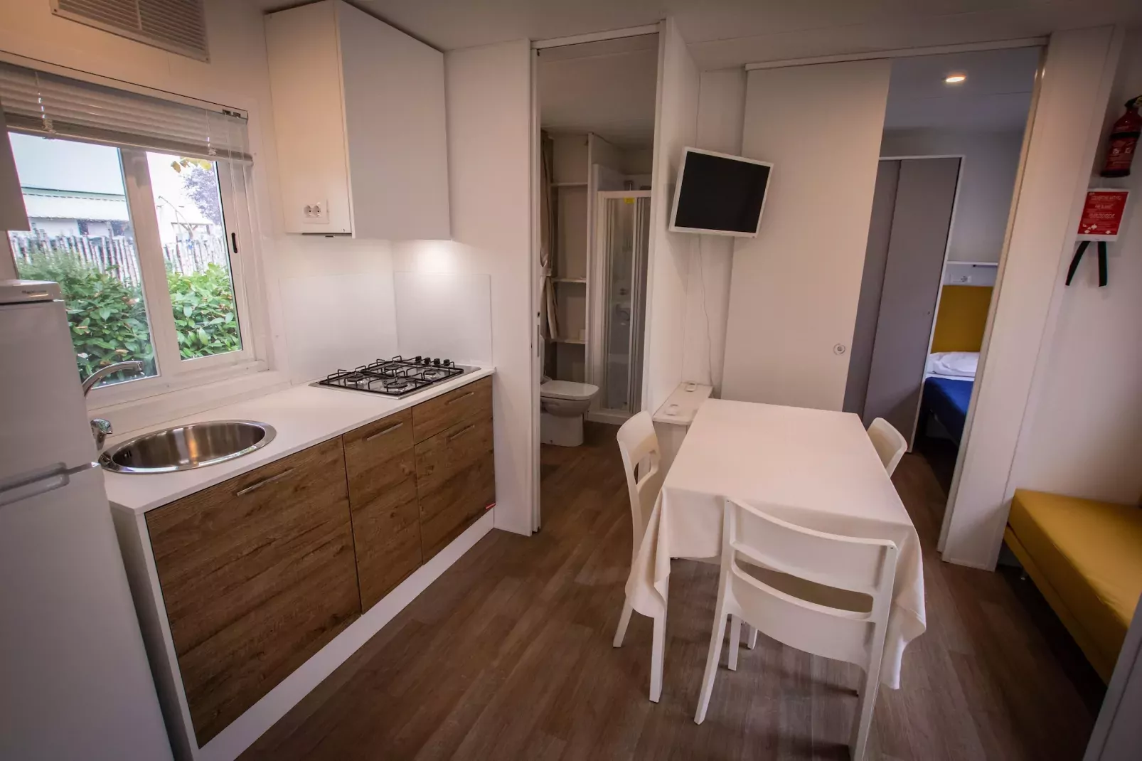 RESIDENCE ALBA VILLAGE / TWO-ROOM APT 4 PEOPLE MEZZANINE B4S-Keuken