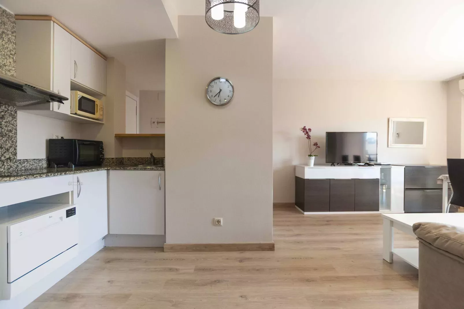 1235 BLAUMARINA con piscina-Keuken