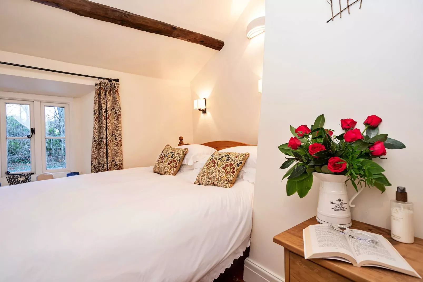 Two Storrs Cottages-Slaapkamer