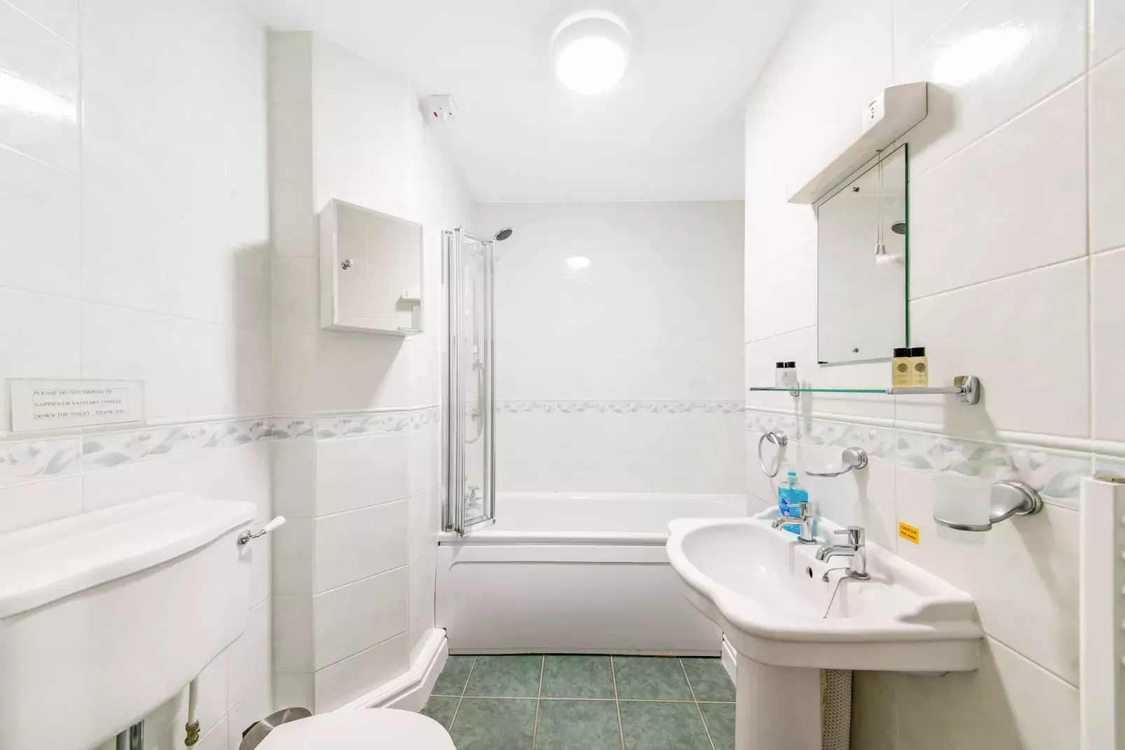 Sutton Hall Apt-Badkamer