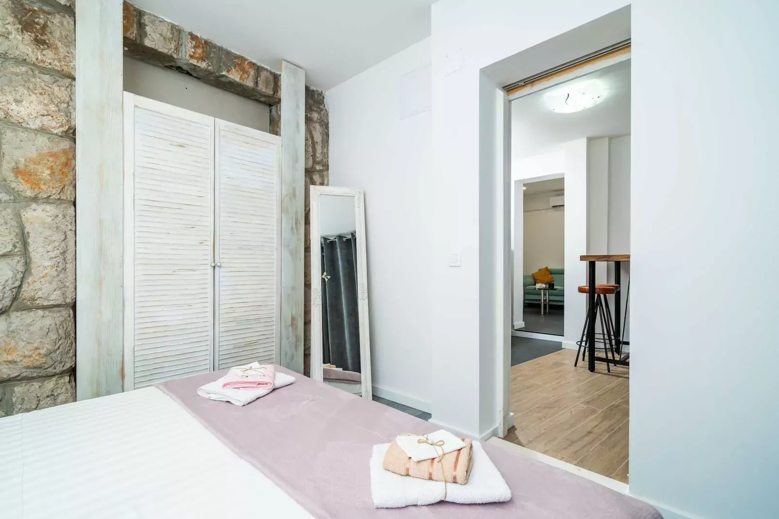 Apartments Dub - One-Bedroom Apartment  (no.4)-Slaapkamer