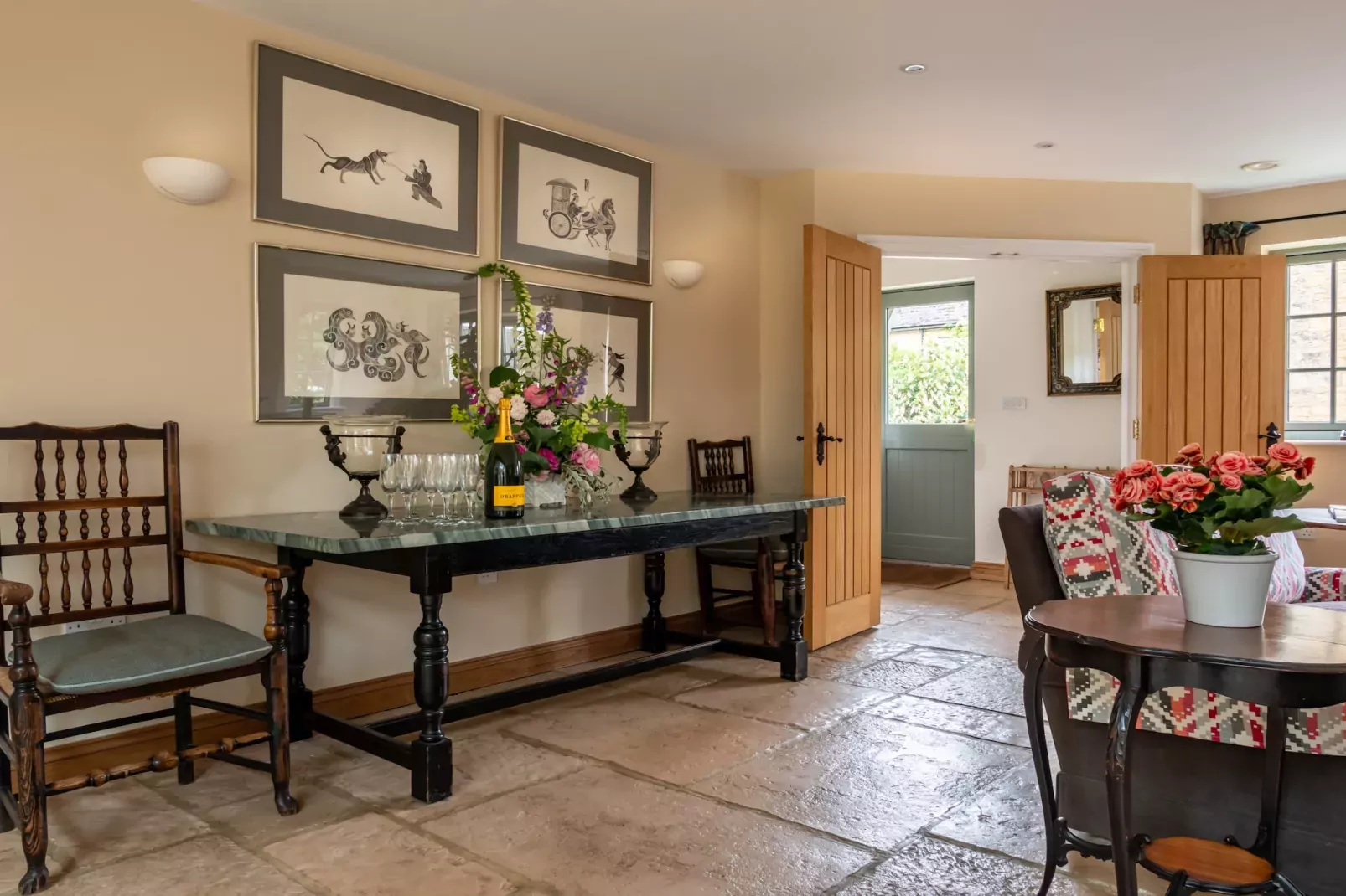Ryeworth Cottage-Eetkamer