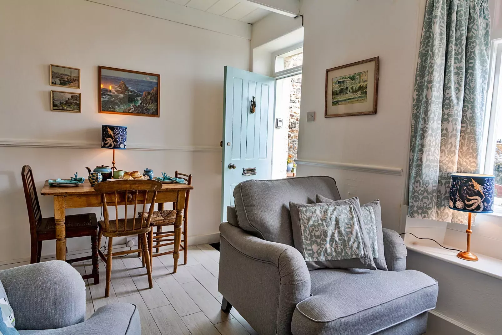 Cosy Mousehole Cottage with Sea Views-Woonkamer