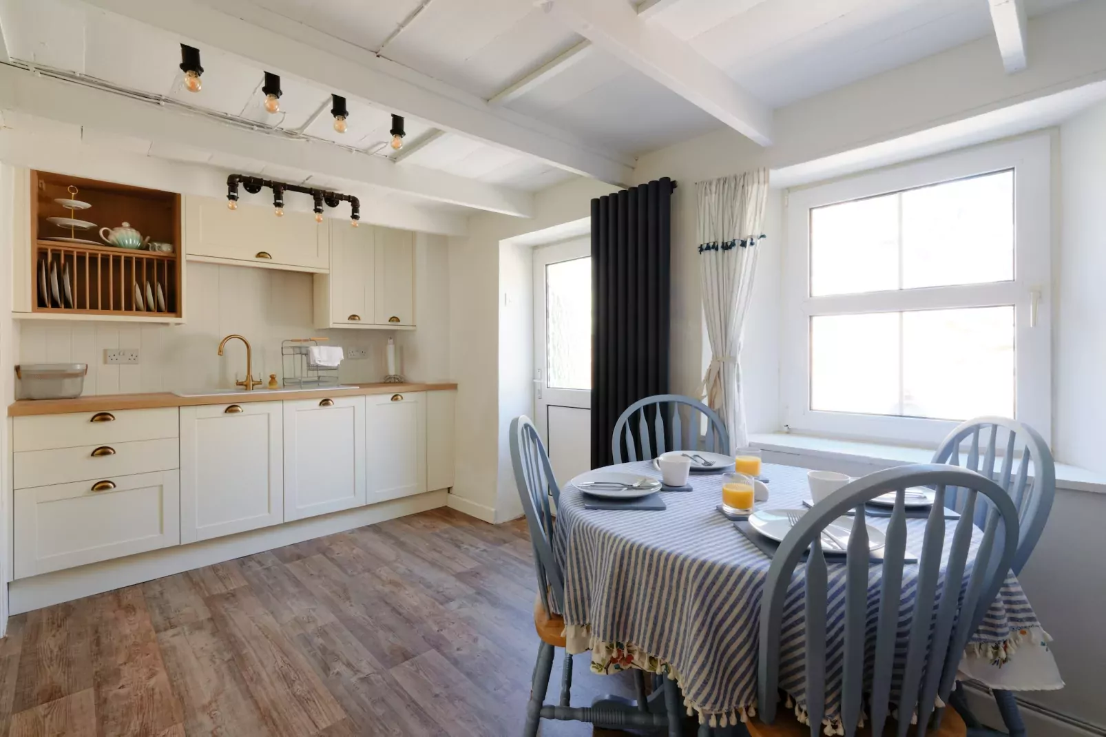 Primrose Cottage-Keuken