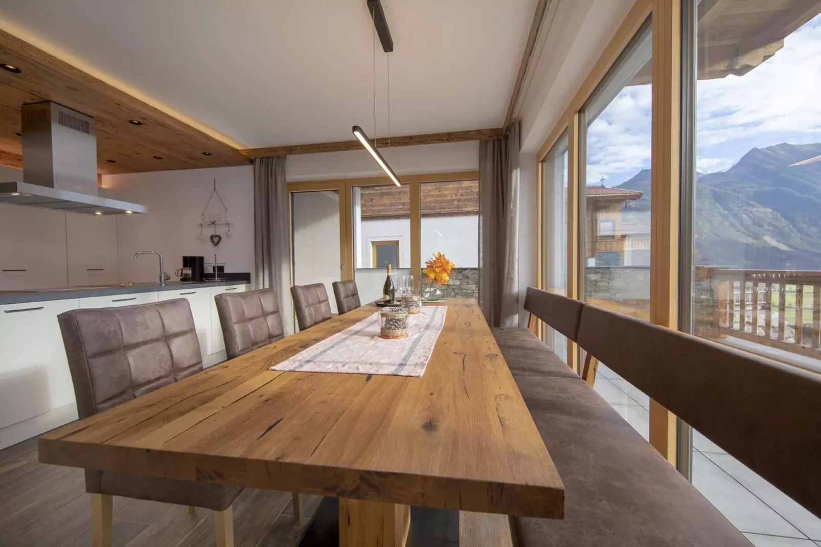 Nationalpark Chalet Glockhaus-Eetkamer