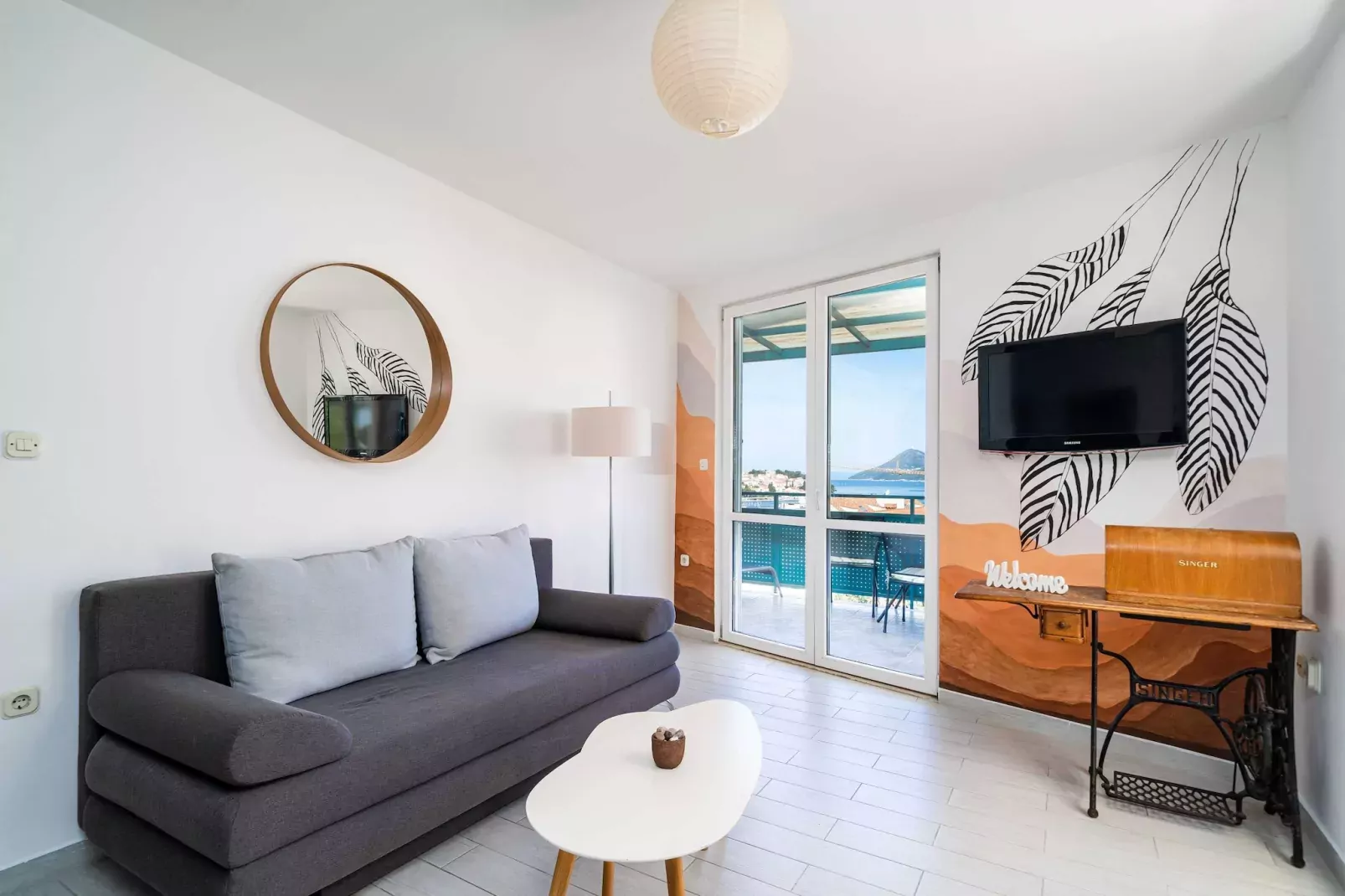 Apartment Radovan - One-Bedroom Apartment with Balcony and Sea View-Woonkamer