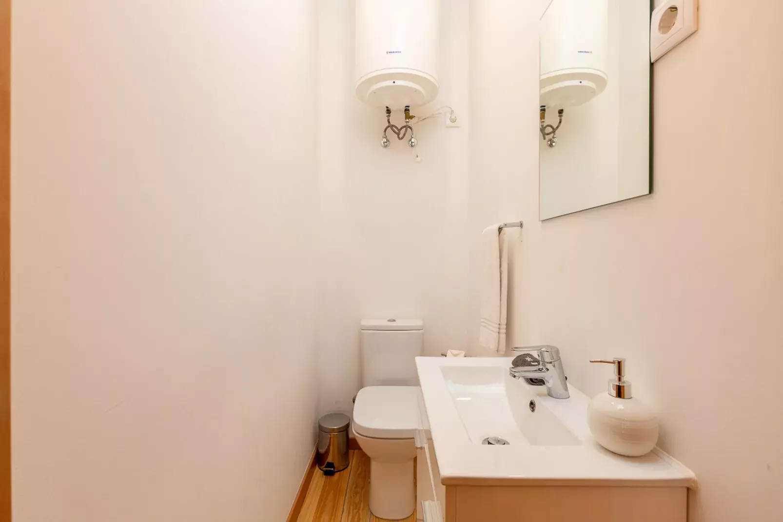 YOUROPO - Cosy 4-Badkamer