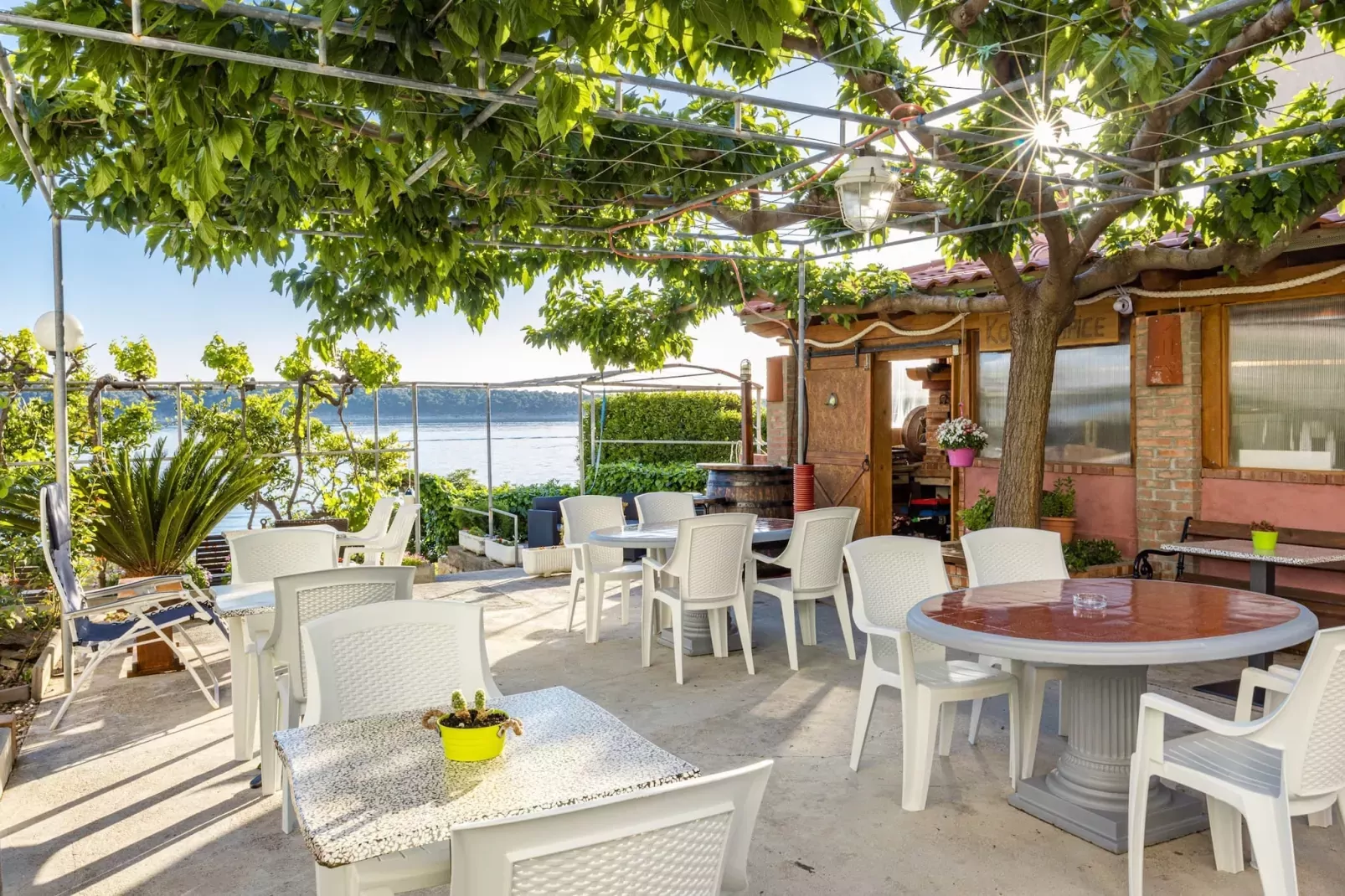 Apartments Jurica - Apt Marija with Sea View,-Tuinen zomer