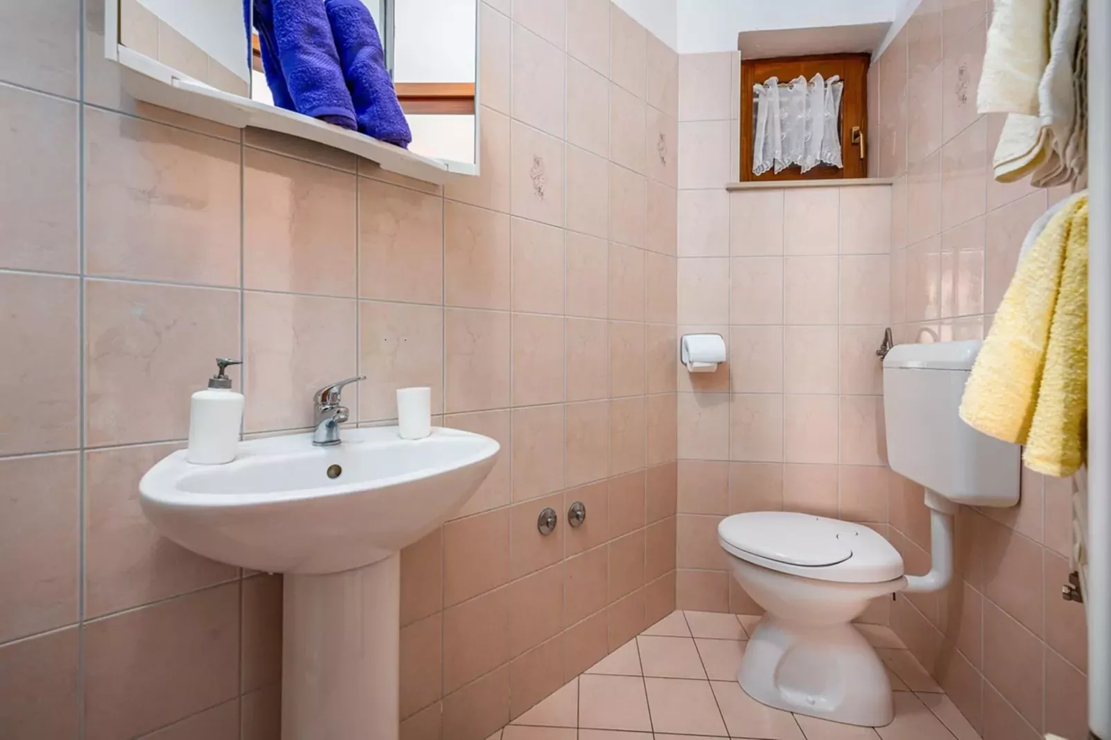 Lara 1 - Shared Pool, Sauna, Jacuzzi-Badkamer