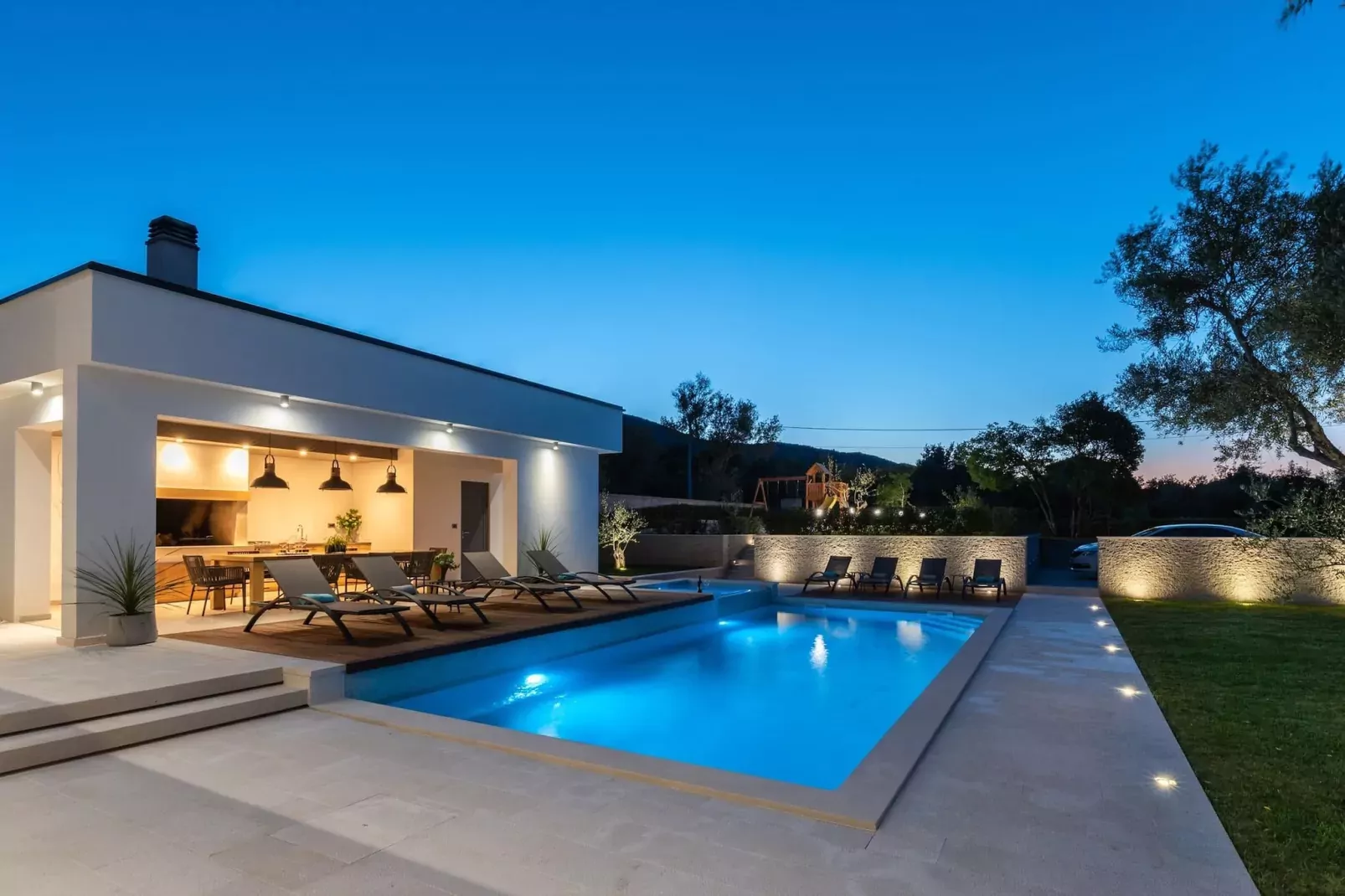 Luxurious Villa Laurea-Zwembad