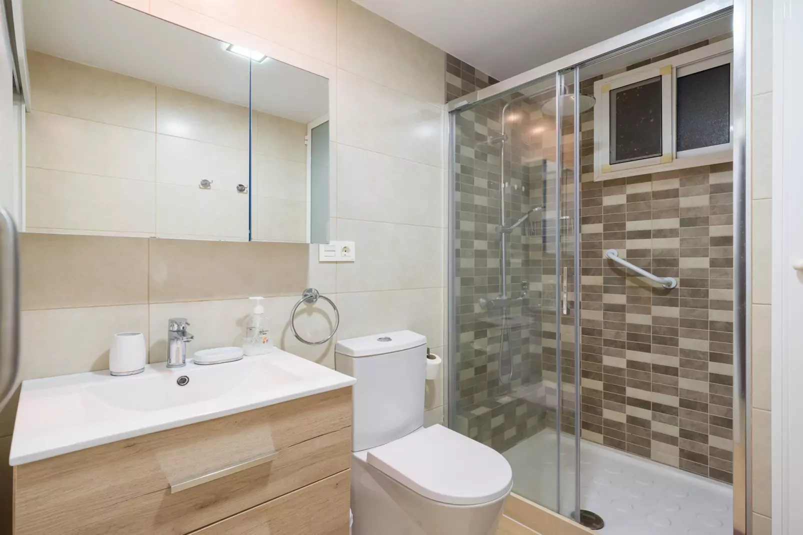 DOÑANA HOME-Badkamer