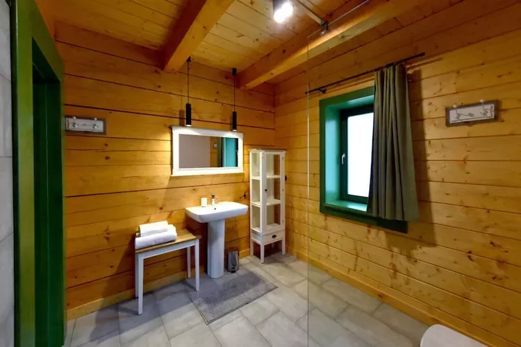 Domy nad Drawskim-Badkamer
