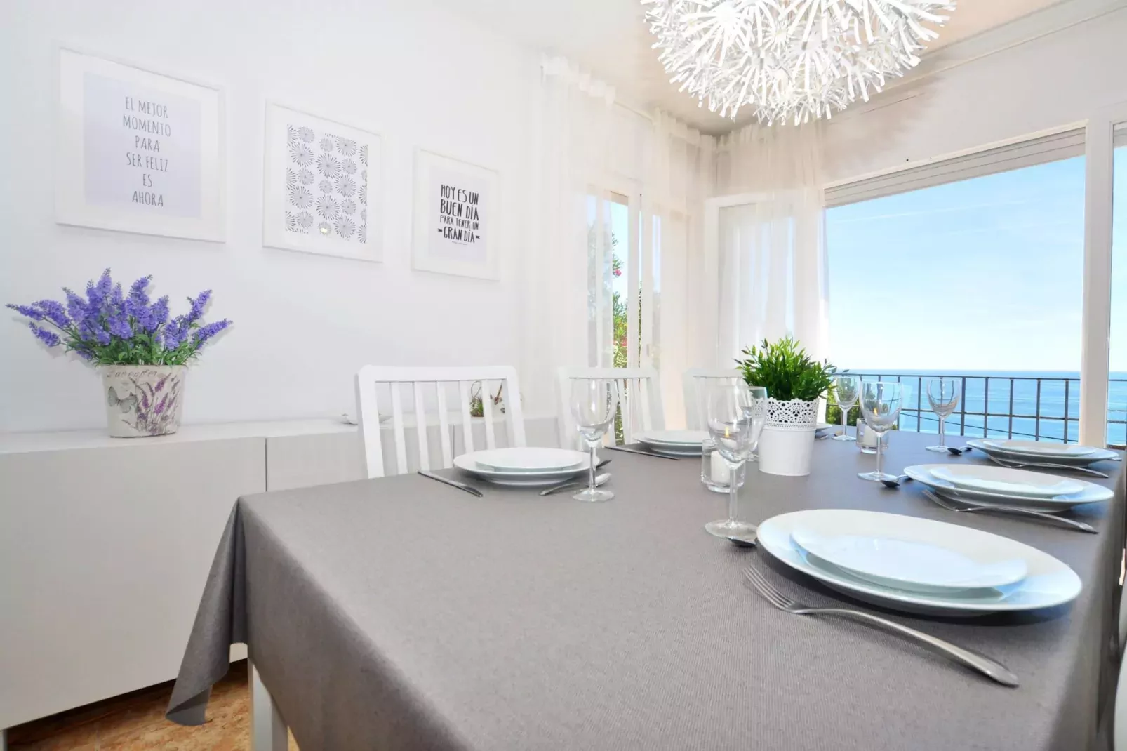 1172 CANYELLES vista Mar-Eetkamer