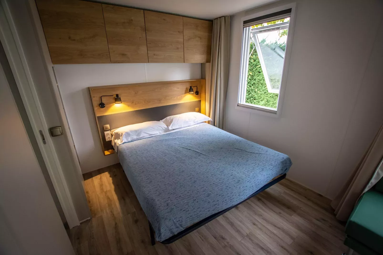 RESIDENCE ALBA VILLAGE / TWO-ROOM APT 4 PEOPLE MEZZANINE B4S-Slaapkamer