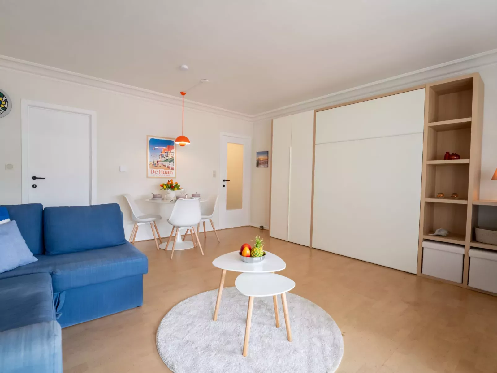 Cosy @ the beach studio with pool-Binnen