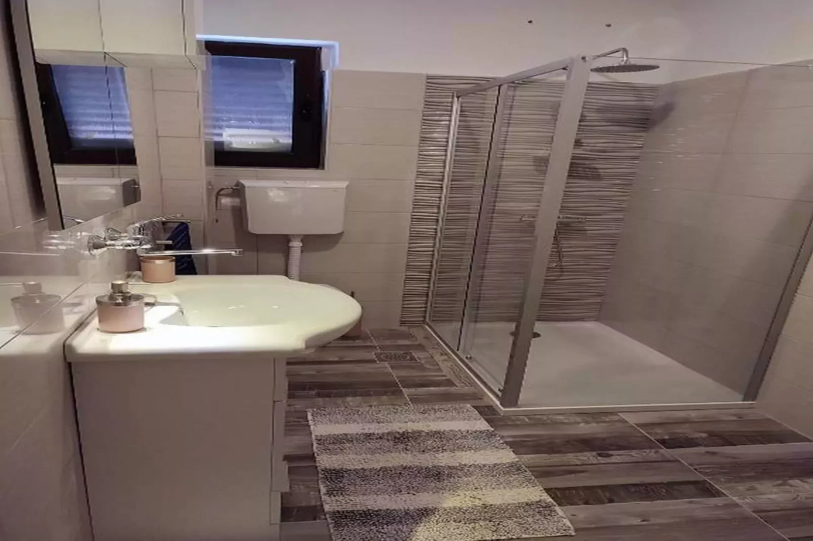 Apartments Dubravica - two bedroom apartment-Badkamer
