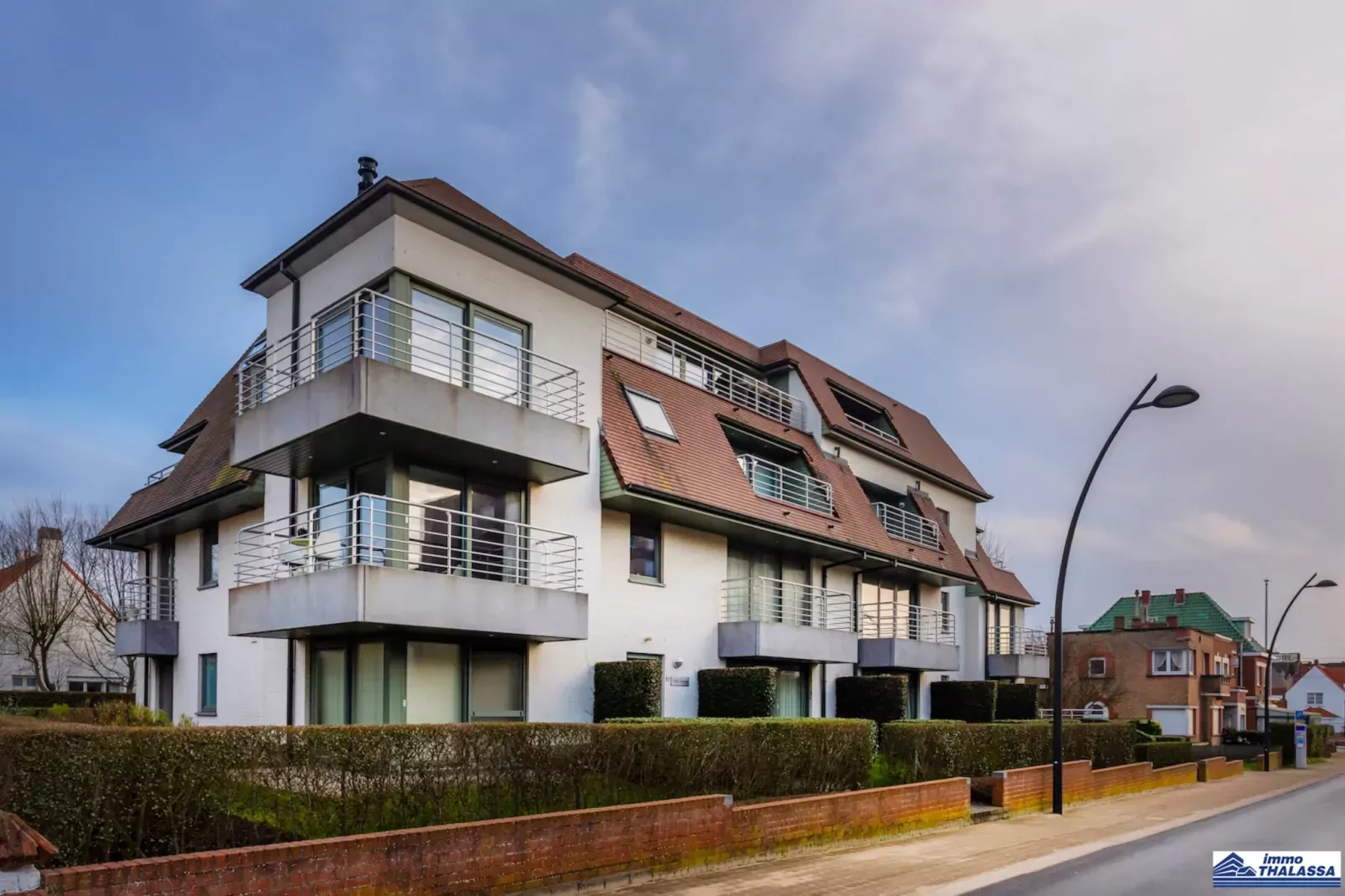 Amena 0101 + garage 14-Buitenkant zomer