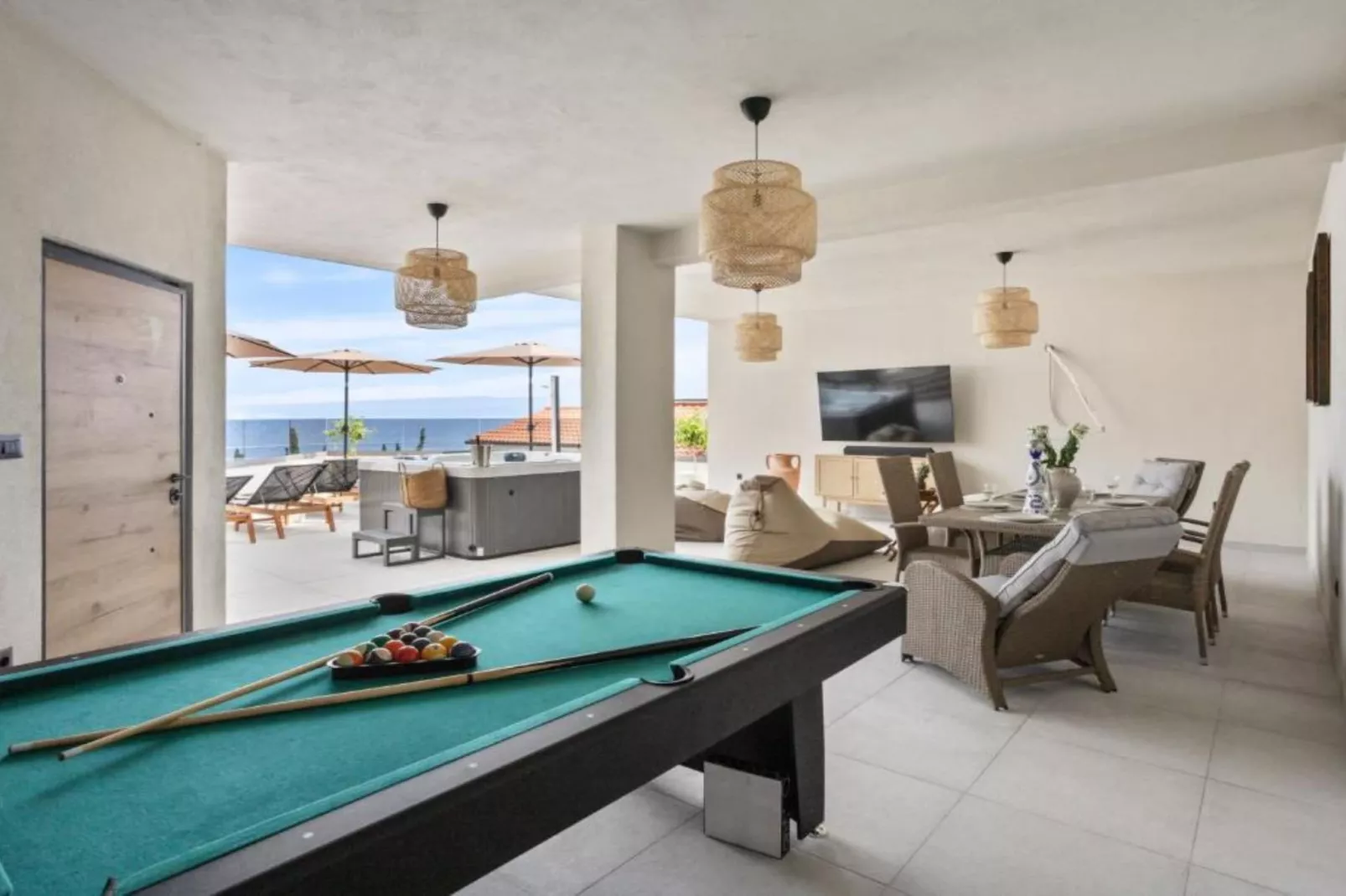 Three-Bedroom Penthouse Apartment-Faciliteiten