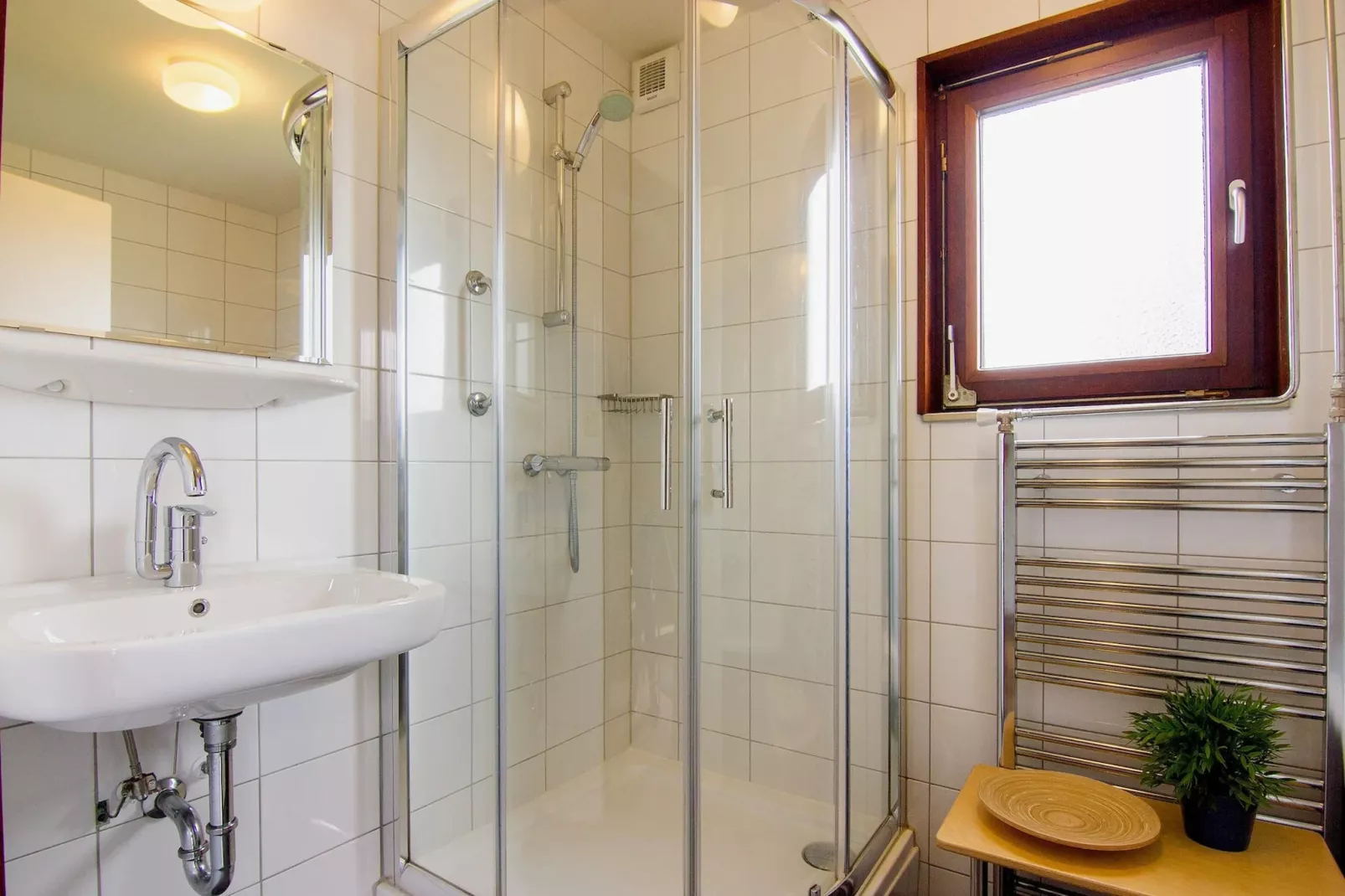 Bungalow 4B1-Badkamer