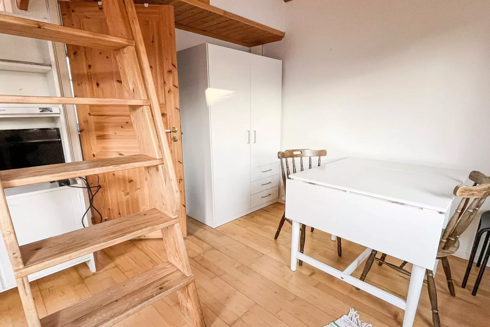 Rustig eilandtoevluchtsoord in Foto-By Traum-Binnen