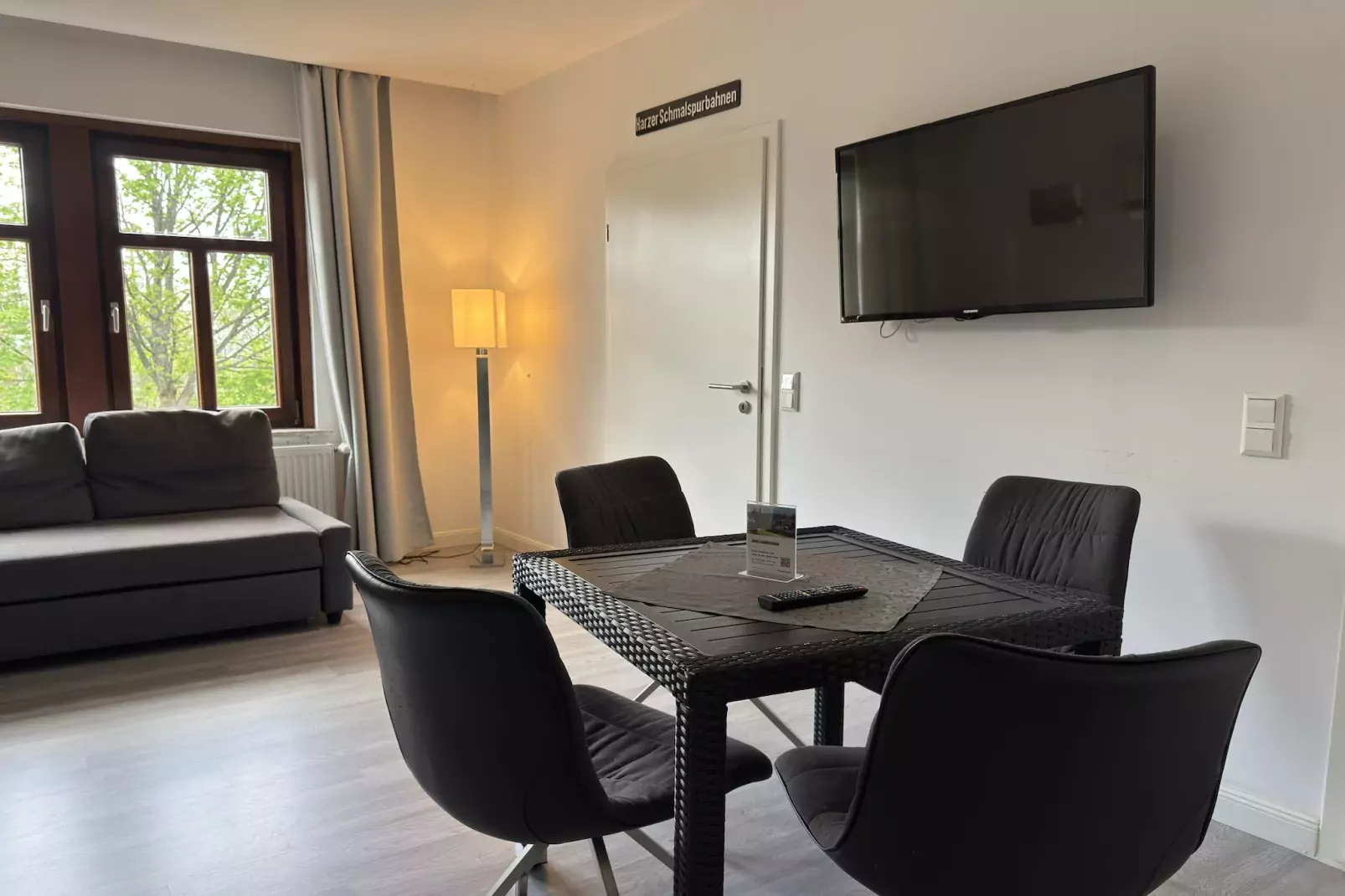 Apartment im alten Bahnhof-Woonkamer