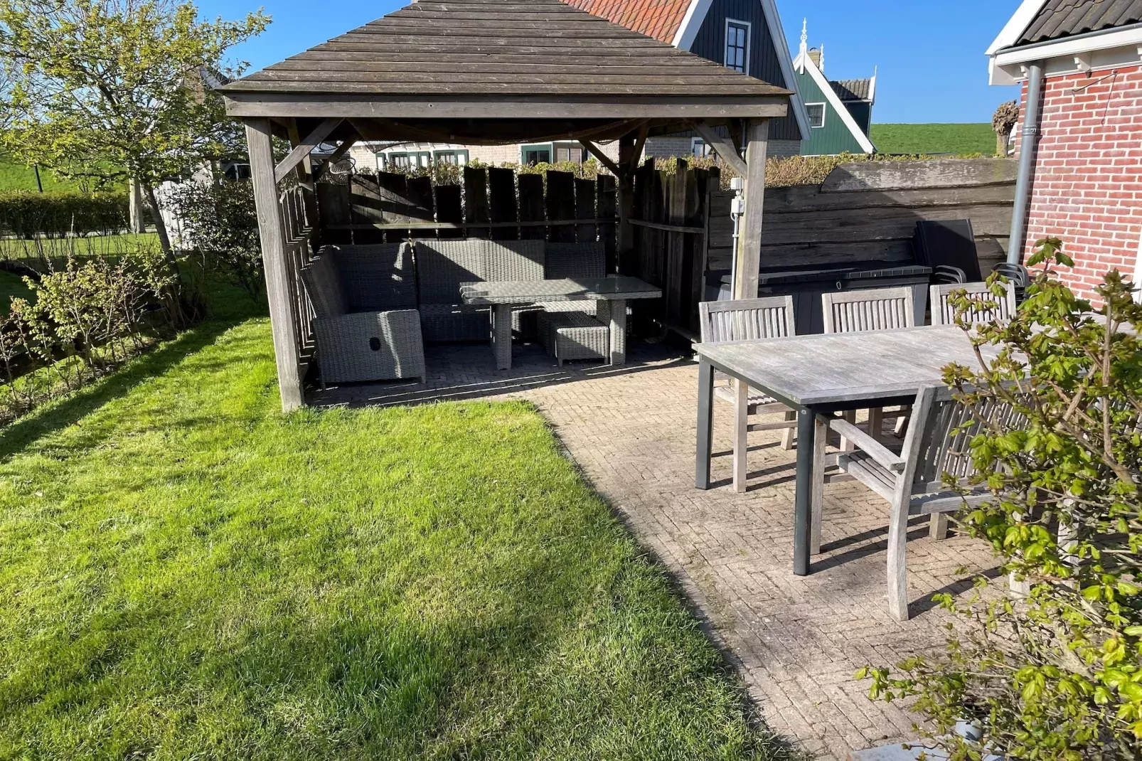 Recreatiepark Wiringherlant - Villa 14-Terrasbalkon