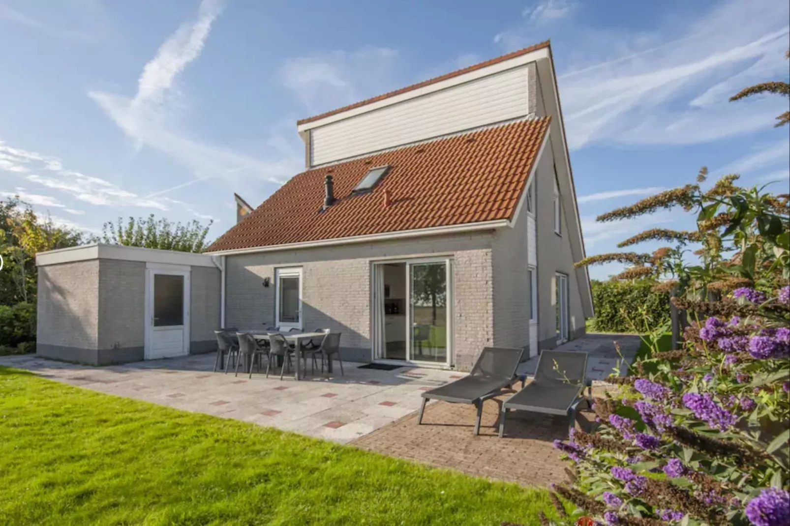 Vakantiepark Zeeland Village 4-Buitenkant zomer