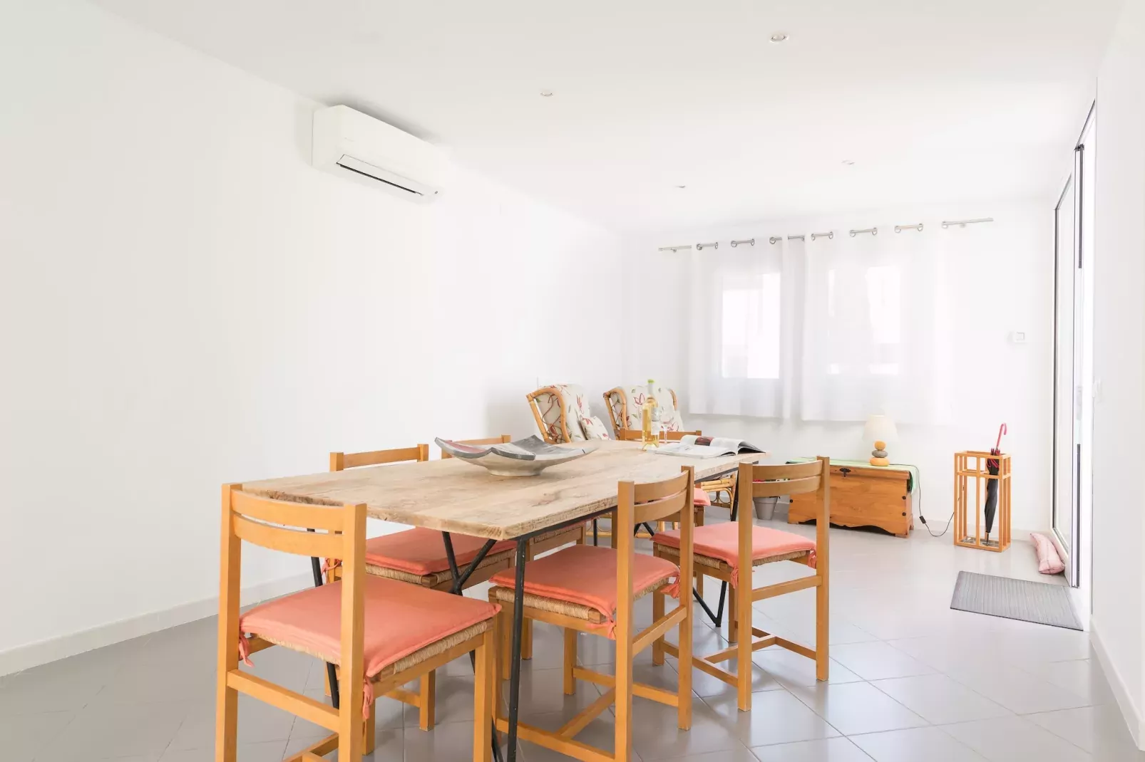 Can Roig (caldes)-Eetkamer