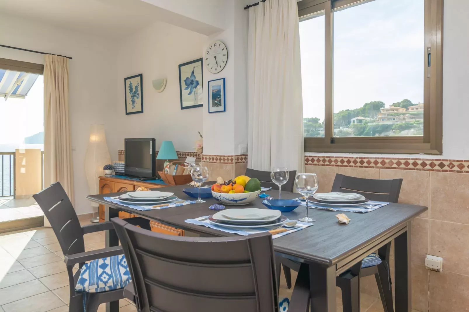 Vista Azul 8-Image-tags.