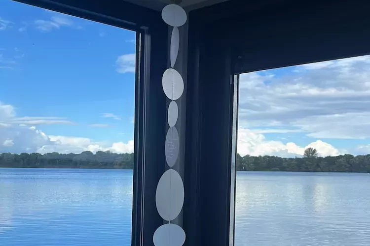 Floating 44 / Boot 4 / 2 Personen-Woonkamer