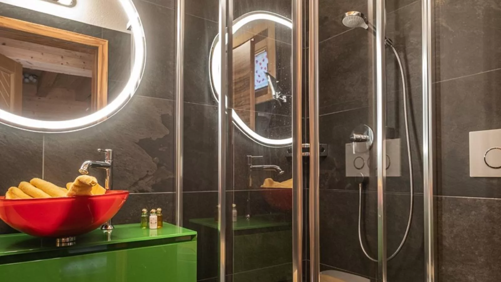 Luxury Lodge Kaprun XL-Badkamer