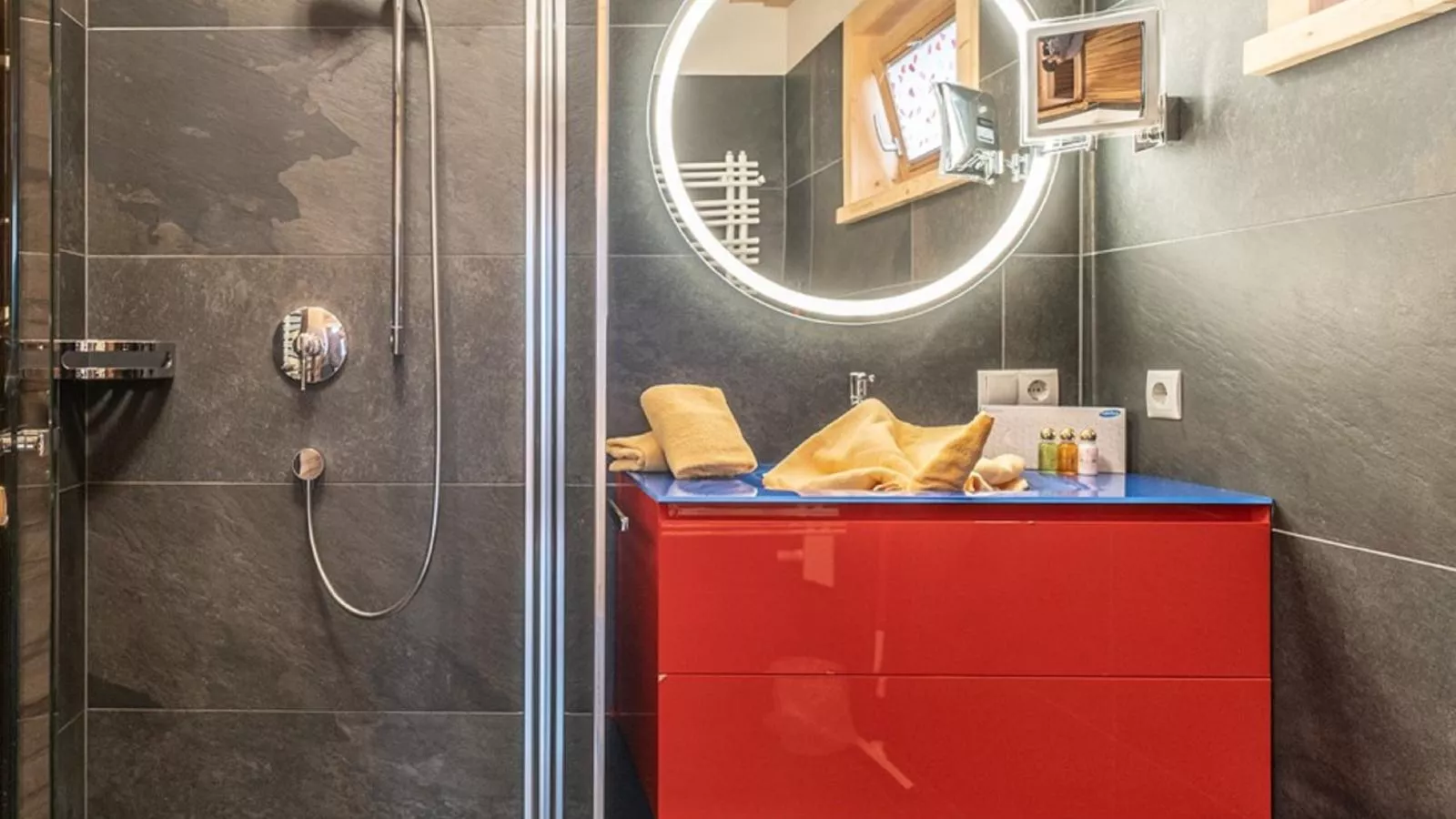 Luxury Lodge Kaprun XL-Badkamer