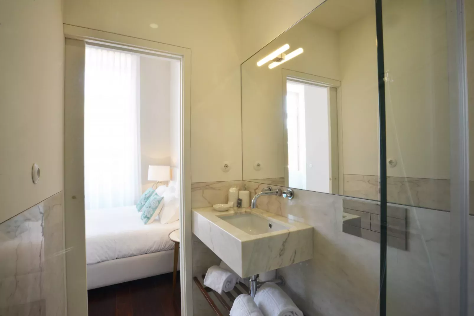 YOUROPO - Market 1A-Badkamer