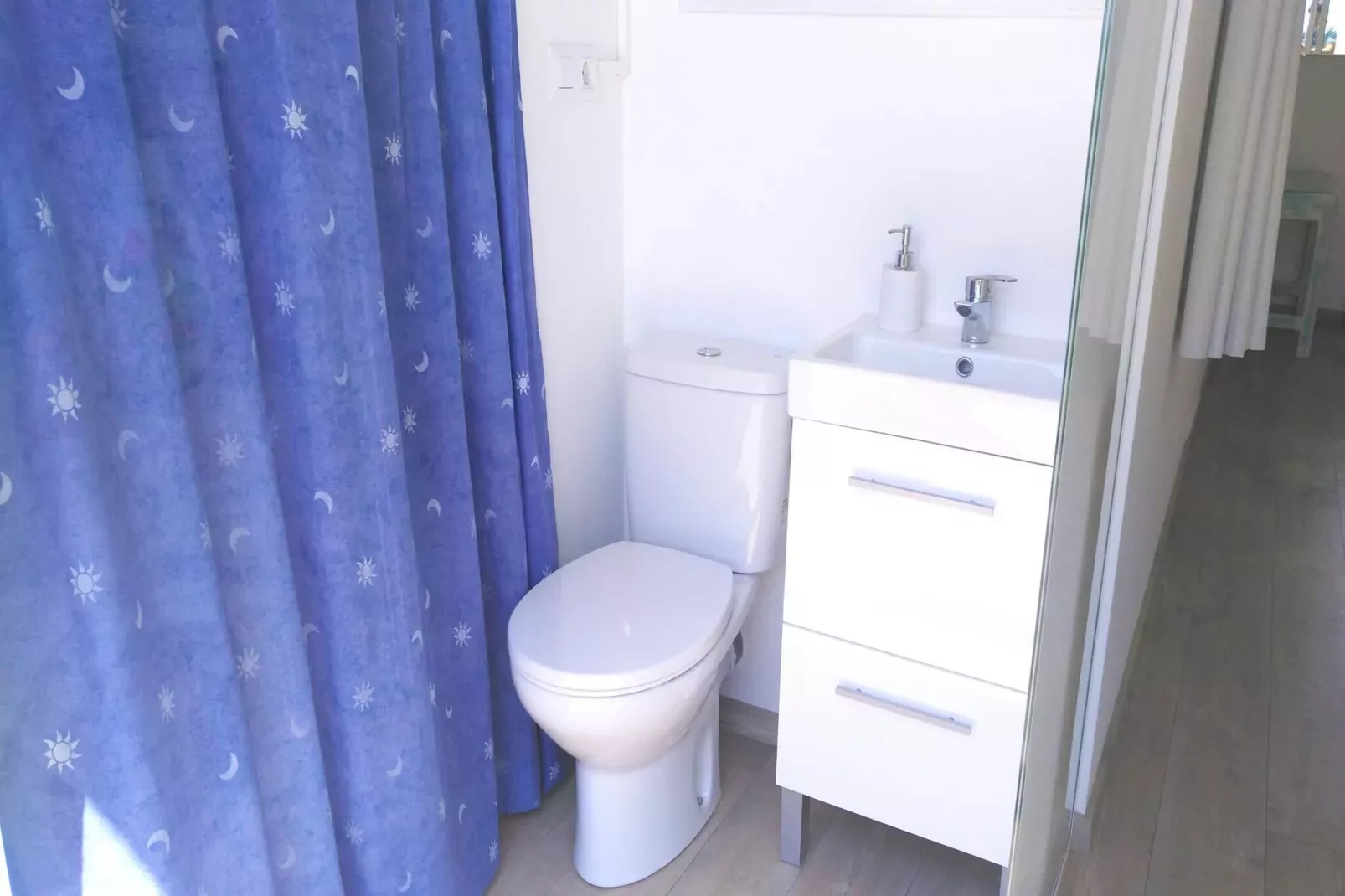 Roger d`en flor-Badkamer