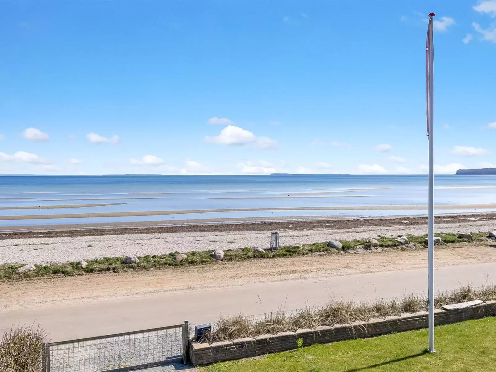 "Cornelius" - 30m from the sea-Binnen