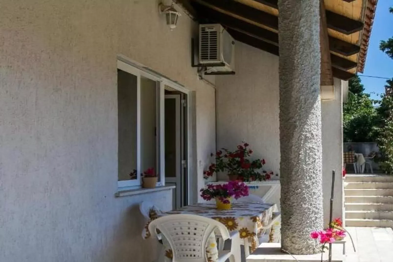 Apartments Elelu - Two-Bedroom Apartment with Terrace-Terras