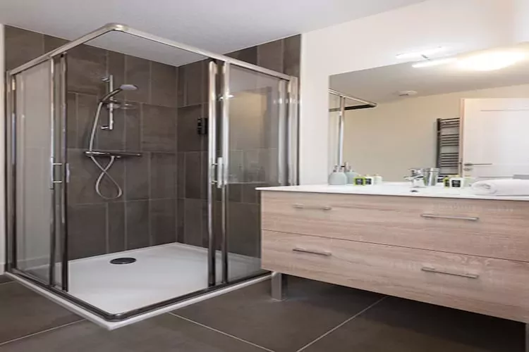 Le Hameau de barthelemy-A38S-Badkamer