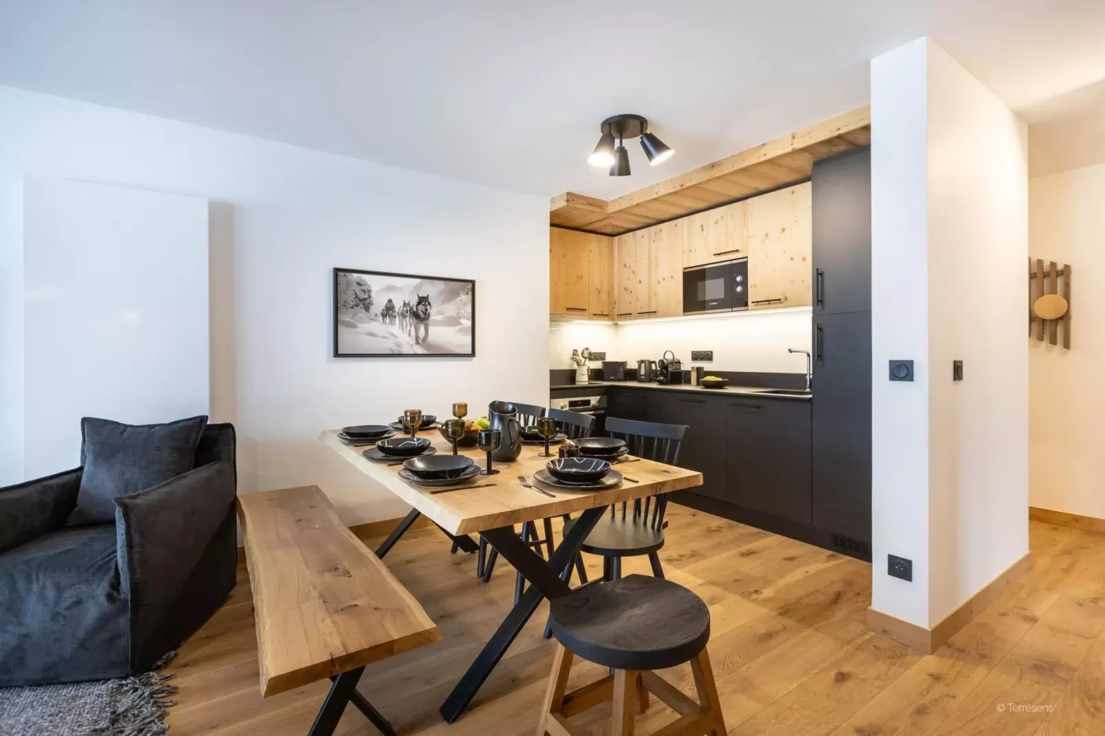 CHAPELLE DABONDANCE Le Flocon Blanc A48S-Eetkamer