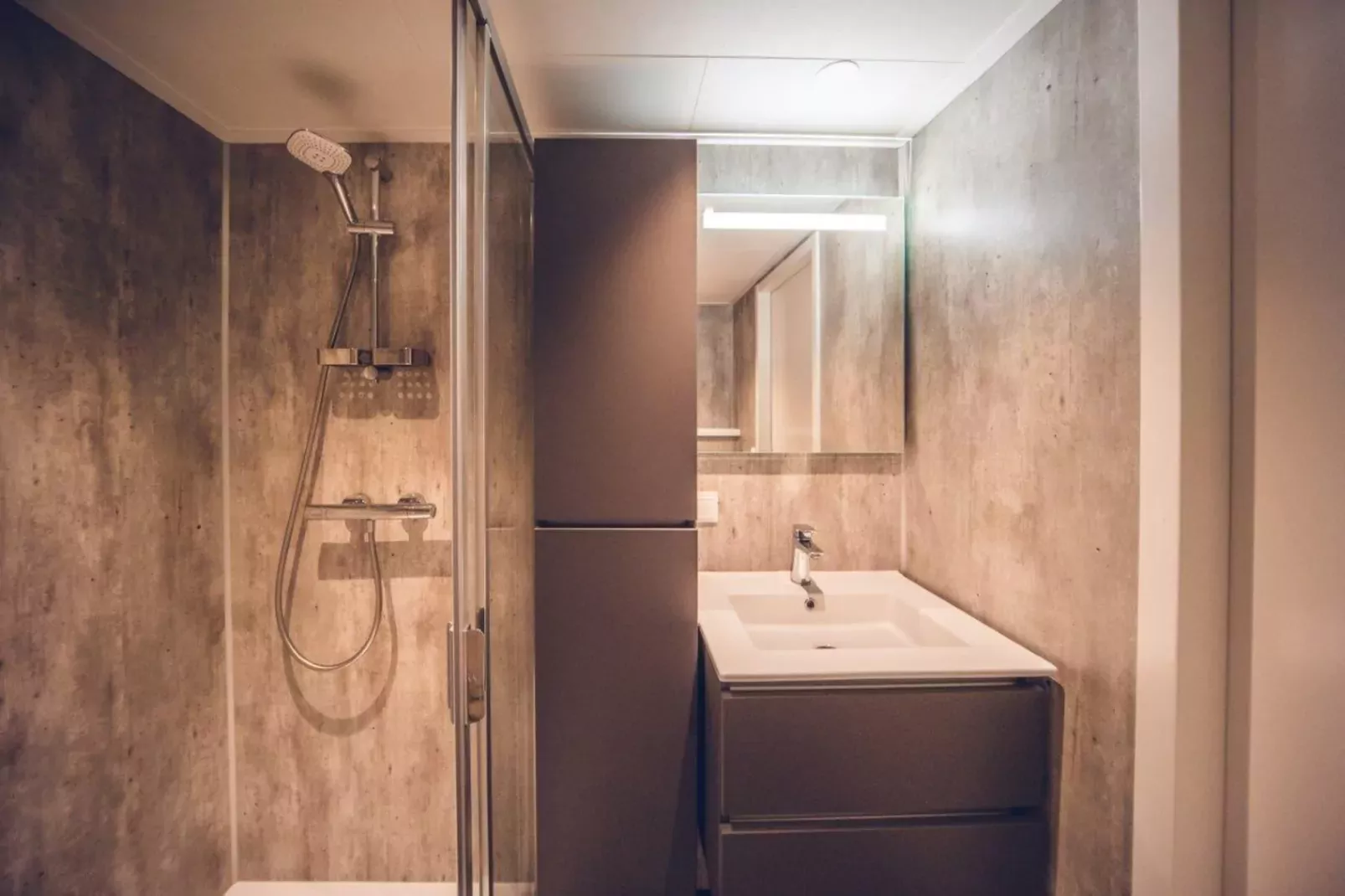 Jachtchalet | 2 - 4 pers-Badkamer