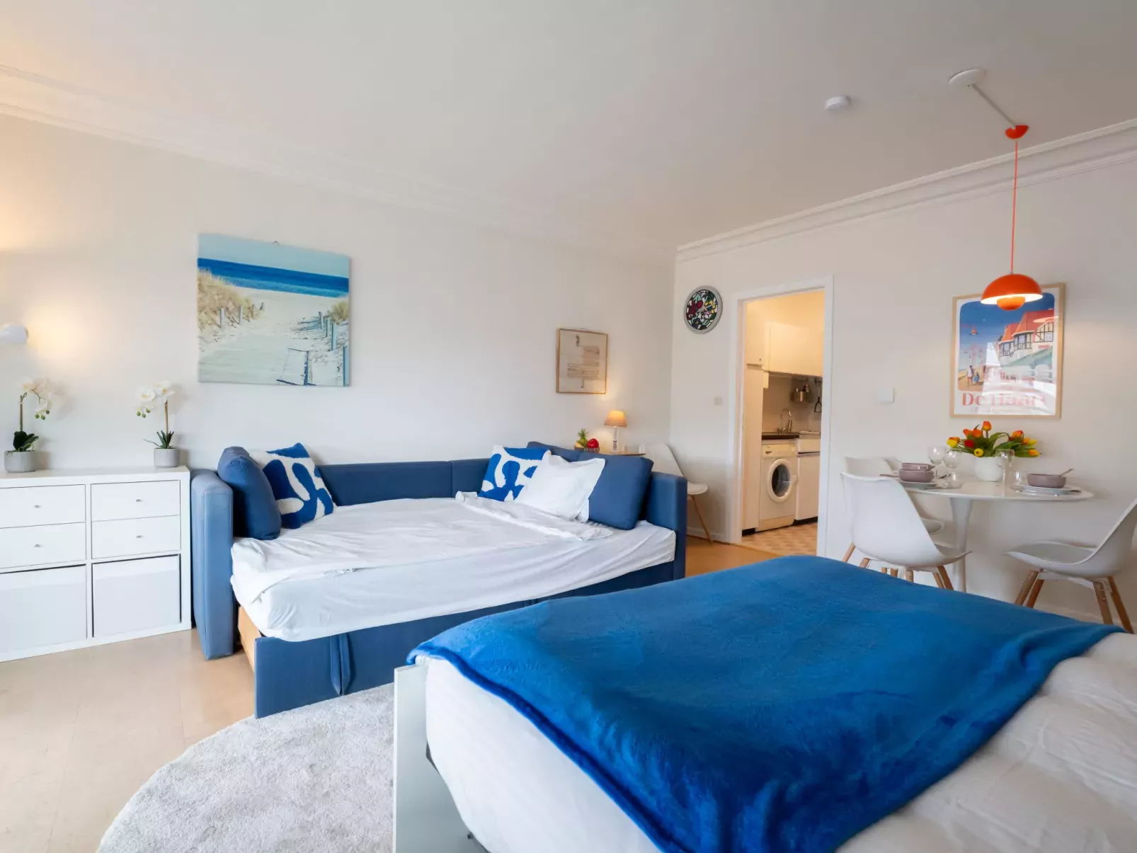 Cosy @ the beach studio with pool-Binnen