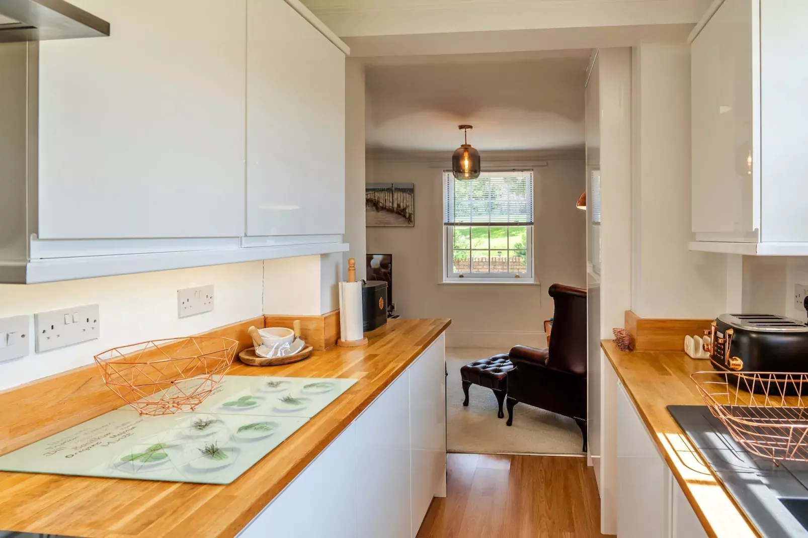 Nicely Tucked Away Cottage-Keuken