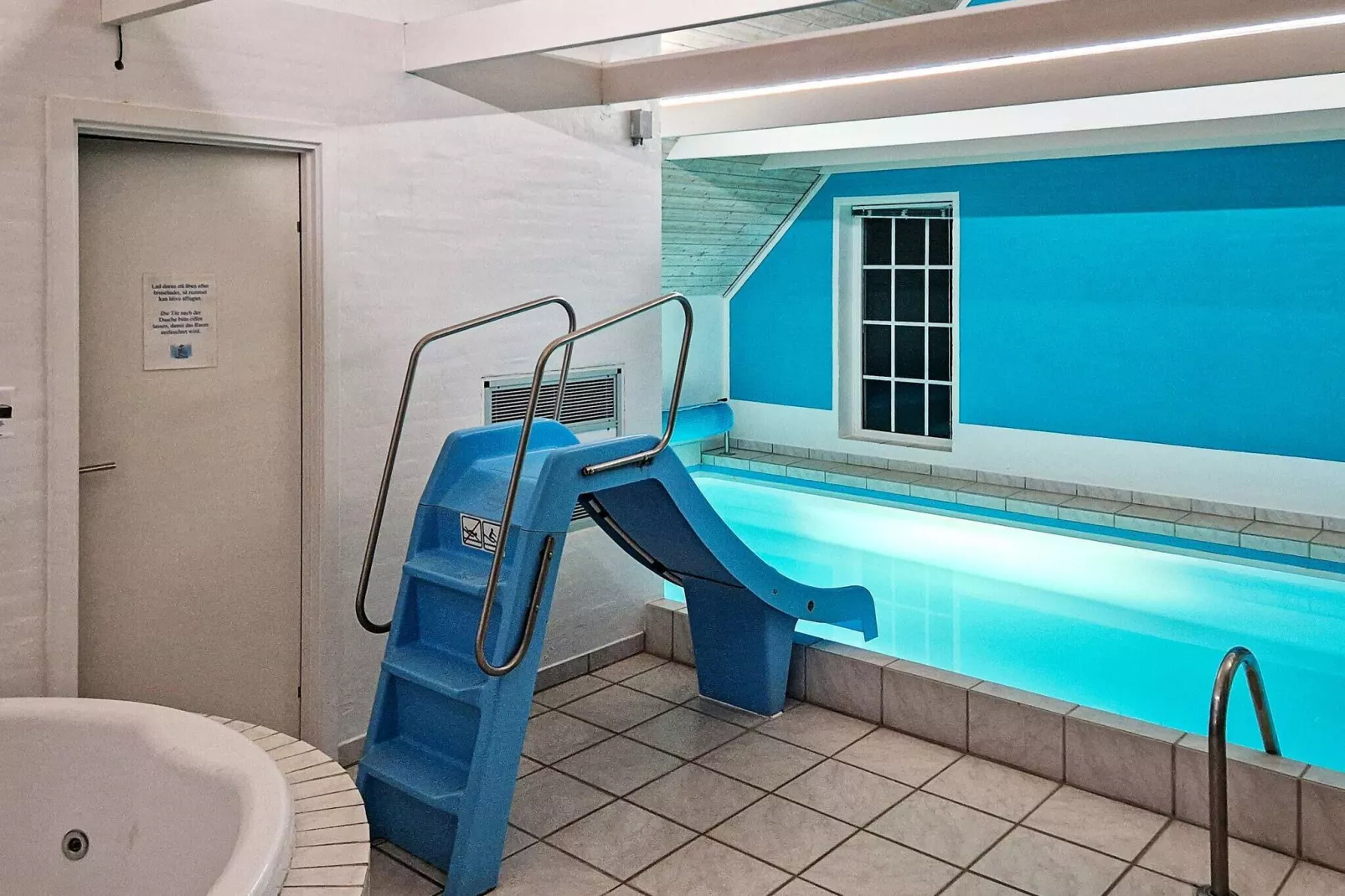 Rietgedekt vakantiehuis in Ulfborg met sauna-Binnen